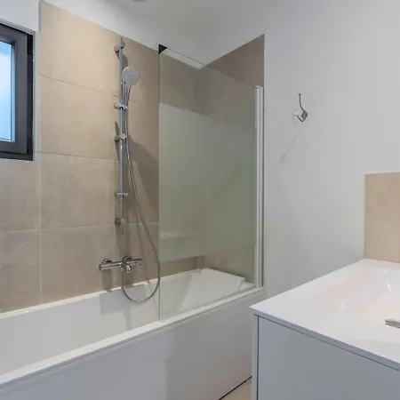 Ferienhaus Maison 3 Avec Jardin & Parking, Prox Tram *
